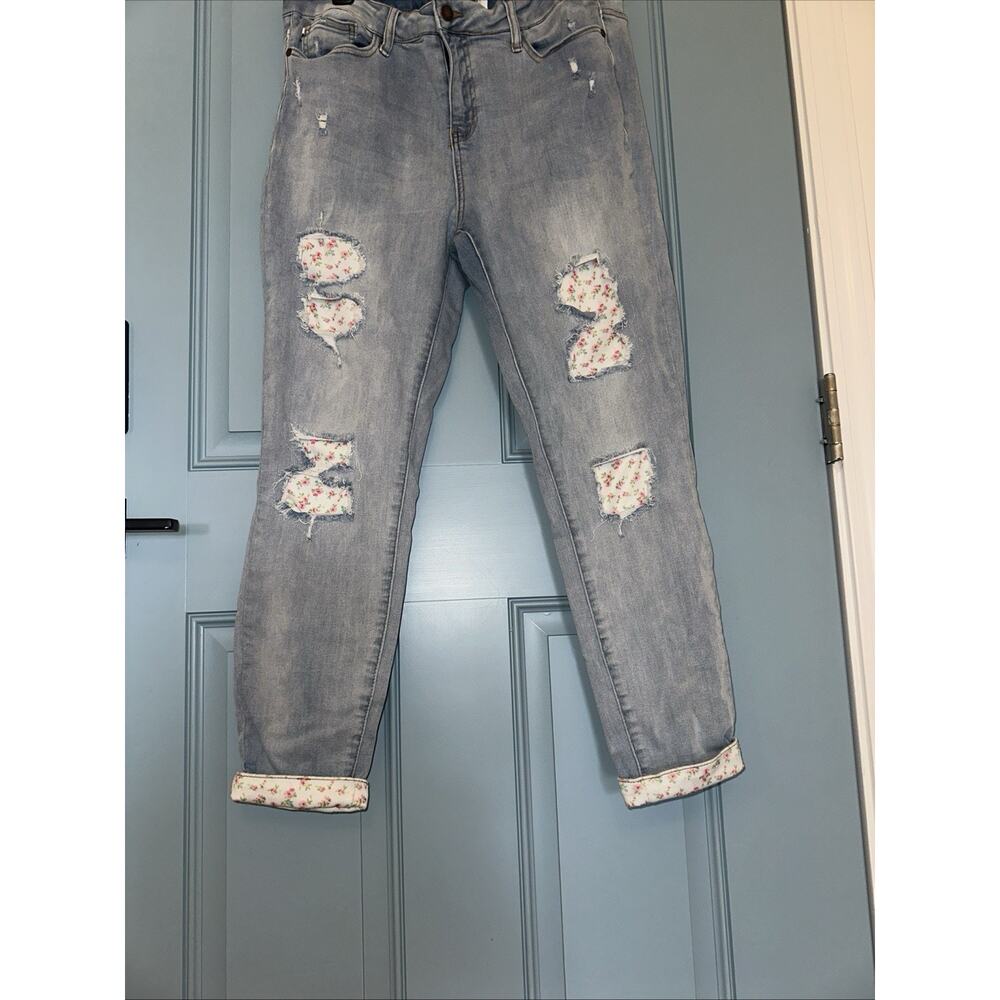 Judy Blue Light Blue Distressed Skinny Jeans with Floral Patchwork - Picture 2 of 13
